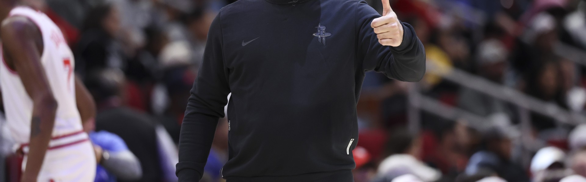 开云体育下载-19个失误人麻了！火箭没控卫&amp;空间拥挤 失误多看似偶然实则必然？