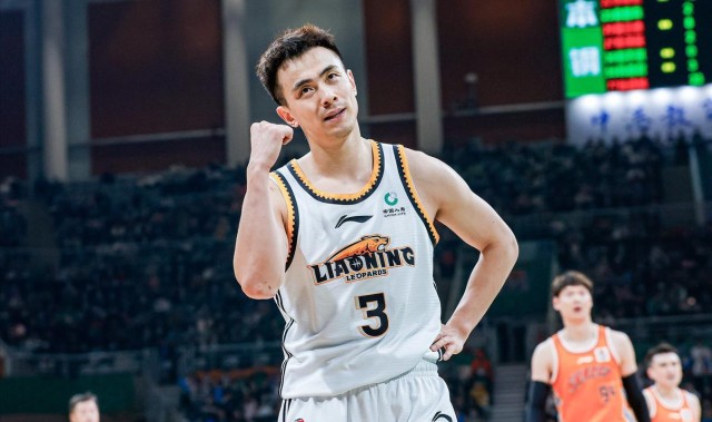 开云体育官网-杨鸣辞职！单节4分气走主帅，辽篮两球员太拉胯，仅李虎翼合格