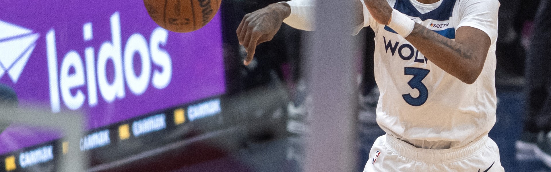 开云官网-根本顶不住！森林狼半场万箭齐发&amp;三分21中13 命中率高达61.9%