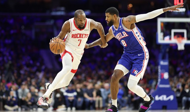 开云体育下载-乔治：裁判漏判干扰球太糟糕了  好在篮球之神帮我们拿下比赛