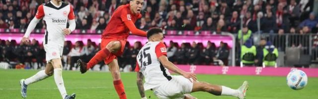 【德甲】穆西亚拉一条龙，拜仁4比0法兰克福