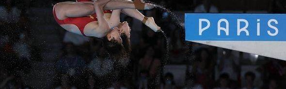 开云体育下载-中国观众热情让法媒惊叹：红色国旗覆盖了整个看台