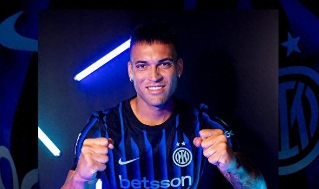 开云APP-2战1球1助攻，官方：劳塔罗当选国米8月队内最佳球员