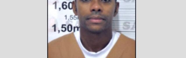 结束观察期离开单人牢房 罗比尼奥已踢了场足球赛