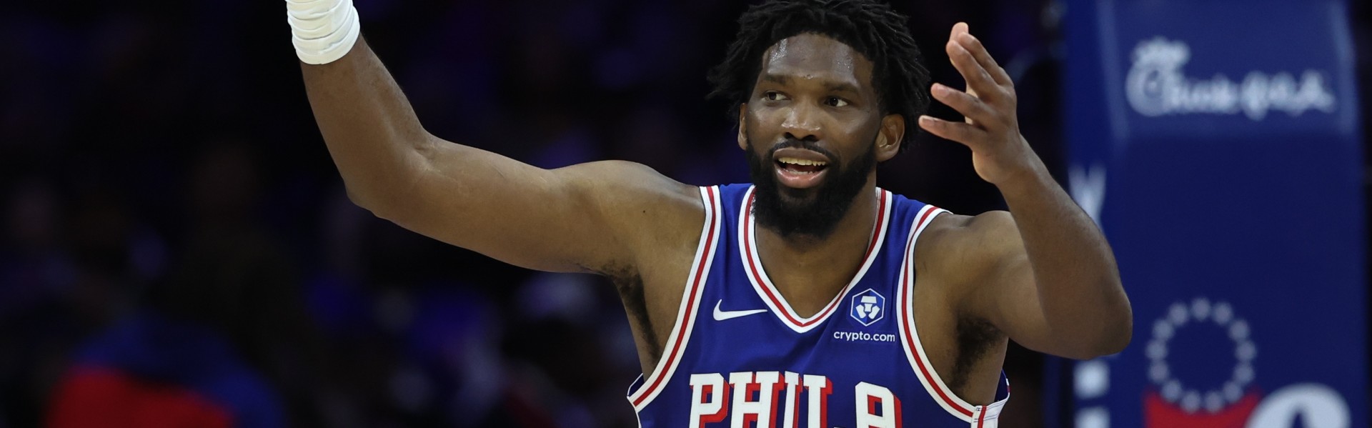 kaiyun-我要打球！恩比德上一场被“强制轮休” 明日比赛因病小概率出战