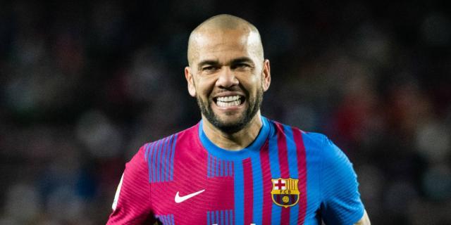1655338003692040335.jpg europapress_4359805_dani_alves_of_fc_barcelona_in_action_during_liga_match_football_match-1.jpg